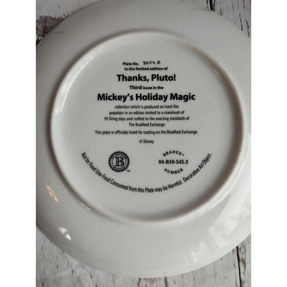 Mickey's Holiday Magic Collectors Plate #3 "Thanks Pluto!" by Bradford - Picture 2 of 5